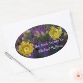紫色の棘のあるナシのサボテン黄色の花 楕円形シール (封筒)