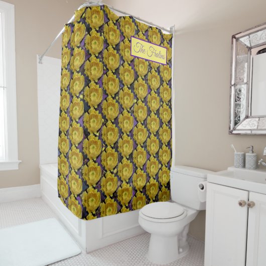 紫色の棘のあるナシのサボテン シャワーカーテン (インサイチュ)