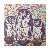 紫色の様式化されたジオメトリックフクロウファミリ タイル (正面)