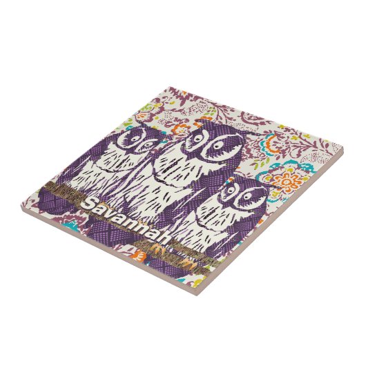 紫色の様式化されたジオメトリックフクロウファミリ タイル (側面)