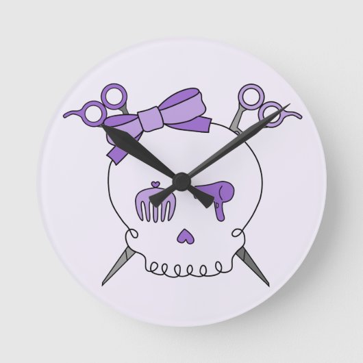 紫色の毛の付属のスカル-骨が交差した図形#2を切って下さい ラウンド壁時計 (正面)