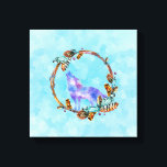 紫色の水の色ウルフとボホリース キャンバスプリント<br><div class="desc">紫色の水色オオカミで構成されたグラフィックイラストレーションを用いたクラシックプリントをハウリングポーズで行う。木の図解入りの、写真付きのリース、結晶、羽やビーズに囲まれた。先住民クールアメリカのモチーフとボホスタイル。</div>