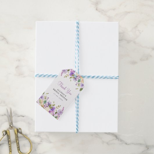 紫色の水彩フローラブライダルシャワー ギフトタグ (より糸付き)