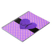 紫色の水玉模様のモノグラムのハート ノートブック (左側)