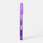 紫色の湖の上の紫蝶 iPhone 16ケース (右側面)