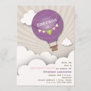 紫色の熱気の気球及び雲の子供の誕生日 招待状