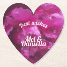 紫色の牡丹の結婚式パーティーのバレンタインハート