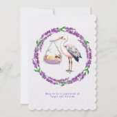 紫色の白いコウノトリの女の子の赤ちゃんシャワー 招待状 (裏面)