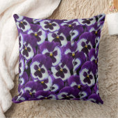 紫色の白いパンジーのクラスタ:調和のとれた恵み クッション (ブランケット)