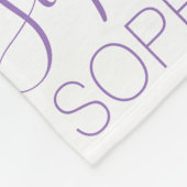 紫色の白とラベンダーの女の子の名前パーソナライズされた フリースブランケット (角)