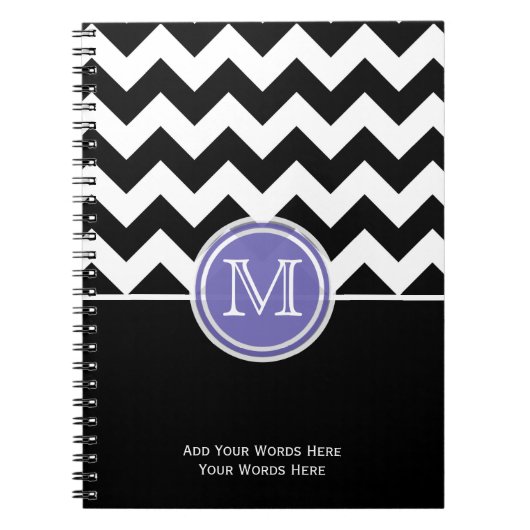 紫色の白黒シェブロンのモノグラムのノート ノートブック (正面)