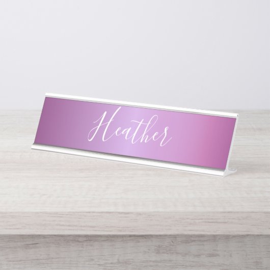 紫色の紫と白カスタムのスクリプト デスクネームプレート (正面)