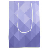 紫色の紫色の三角形の幾何学的な正方形 ミディアムペーパーバッグ (裏面)