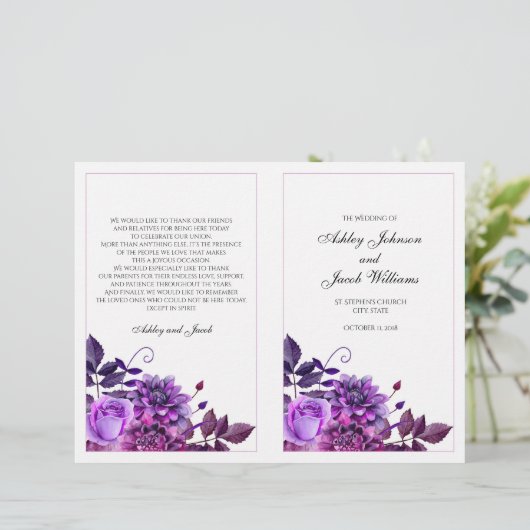 紫色の結婚式のプログラムを折った。教会の儀式 (スタンド正面)