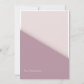 紫色の結婚式の漫画のカップル日付を保存 招待状 (裏面)