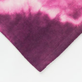紫色の絞り染めろうけつ染めファブリック（背景とテクスチャ用） フリースブランケット (角)