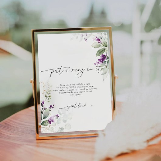 紫色の緑のラベンダーがリングや輪を入れた看板 台座サイン