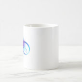 紫色の羽を持つインフィニティ コーヒーマグカップ (中央)