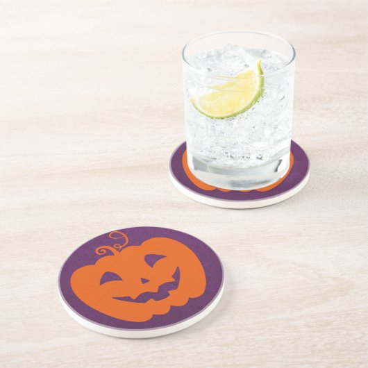 紫色の背景にハロウィーンオレンジ色のカボチャ コースター (側面)