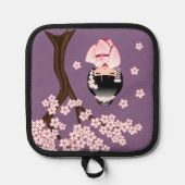 紫色の背景にピンクの着物の可愛いこけし人形 鍋敷き (正面)