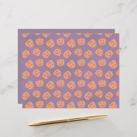 紫色の背景パターン上のハロウィーンカボチャ (正面/裏面インサイチュ)