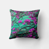 紫色の花および流れる川のクッション クッション (裏面)