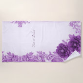 紫色の花が花盛りのビーチタオル ビーチタオル (正面)