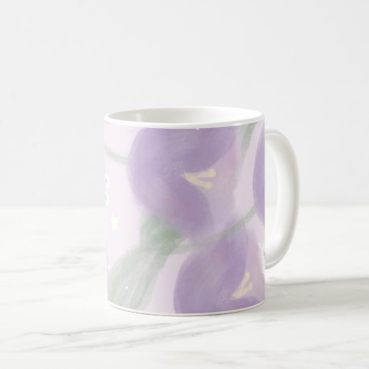 紫色の花で小さなバニーがある コーヒーマグカップ (正面右)