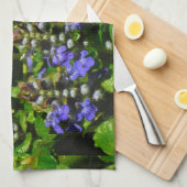 紫色の花とのまわりに キッチンタオル (四つ折り)