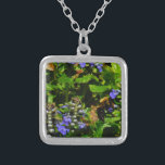 紫色の花とのまわりに シルバープレートネックレス<br><div class="desc">紫色のビーバーム花と黄色と黒ののまわりに撮影サンディのクロス撮影Lake Arrowhead purple, "bee balm"，花，花，フローラ, 春, さくらんぼ, さくらんぼ，庭園，結婚結婚式，</div>