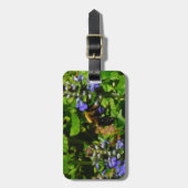 紫色の花とのまわりに ラゲッジタグ (正面縦)