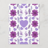 紫色の花とハートのシームレスなパターン ポストカード (正面)