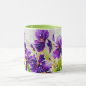 紫色の花と春の降雪芸術マグカップ マグカップ (中央)