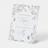 紫色の花どのよう多くのキスブライダルシャワーゲーム 台座サイン (正面)