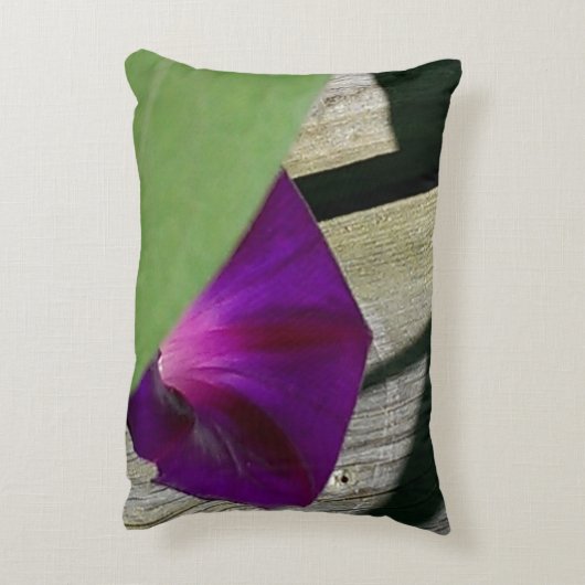 紫色の花のアクセントの枕 アクセントクッション (裏面(縦))