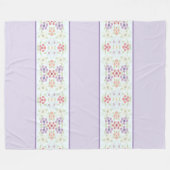 紫色の花のアクセントを持つメイブ フリースブランケット (正面(横))