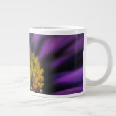紫色の花のジャンボコーヒーマグの内側 ジャンボコーヒーマグカップ (右)
