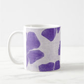 紫色の花のマグ コーヒーマグカップ (左)
