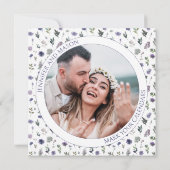 紫色の花の写真の招待状を保存 (裏面)