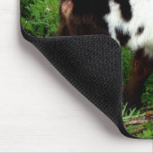 紫色の花の派手なナイジェリアの矮性ヤギの子 マウスパッド (コーナー)