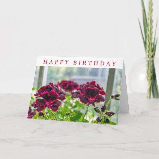 紫色の花の近くの誕生日カード カード (正面)