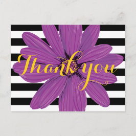 紫色の花の黒と白のストリップ ポストカード