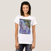 紫色の花を咲かせるジャカランダの木 オイルペイント Tシャツ (正面フル)