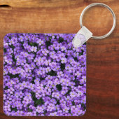 紫色の花を持つキーチェーン – 春 キーホルダー (裏面)