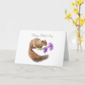 紫色の花を持つリス母の日のカード カード (黄色い花)