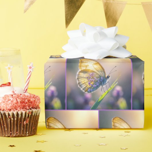 紫色の花を持つ蝶 ラッピングペーパー (誕生日パーティー)