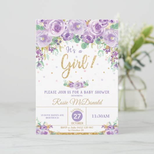 紫色の花柄によってはそれによってが女の子であるベビーシャワーが開花します 招待状 (スタンド正面)