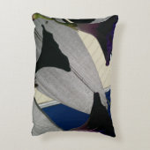 紫色の花柄を用いる装飾用クッション" アクセントクッション (裏面(縦))