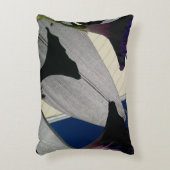 紫色の花柄を用いる装飾用クッション" アクセントクッション (正面(垂直))