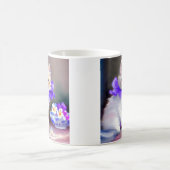 紫色の花首付き白絵画猫 コーヒーマグカップ (中央)